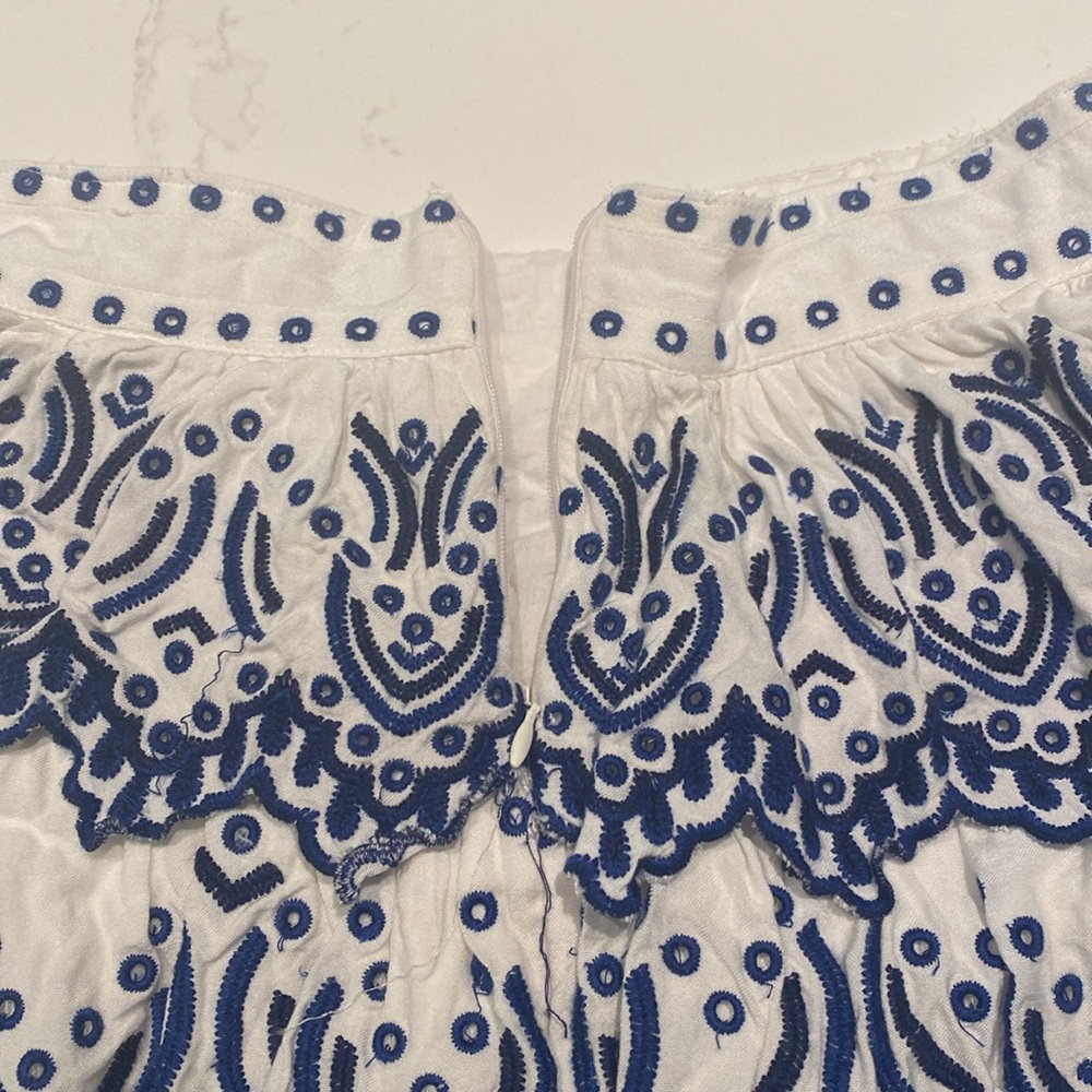 Lovers + friends navy blue embroidered mini skirt - size XS - Picture 3 of 4
